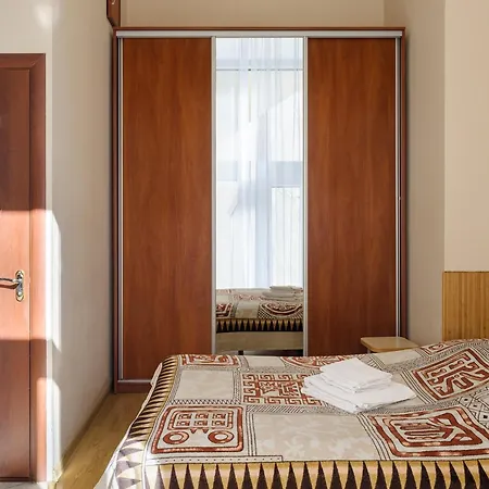 Cozy In The Center *